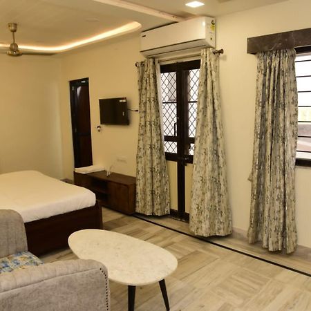 Holiday Out Hotel Джодхпур Экстерьер фото